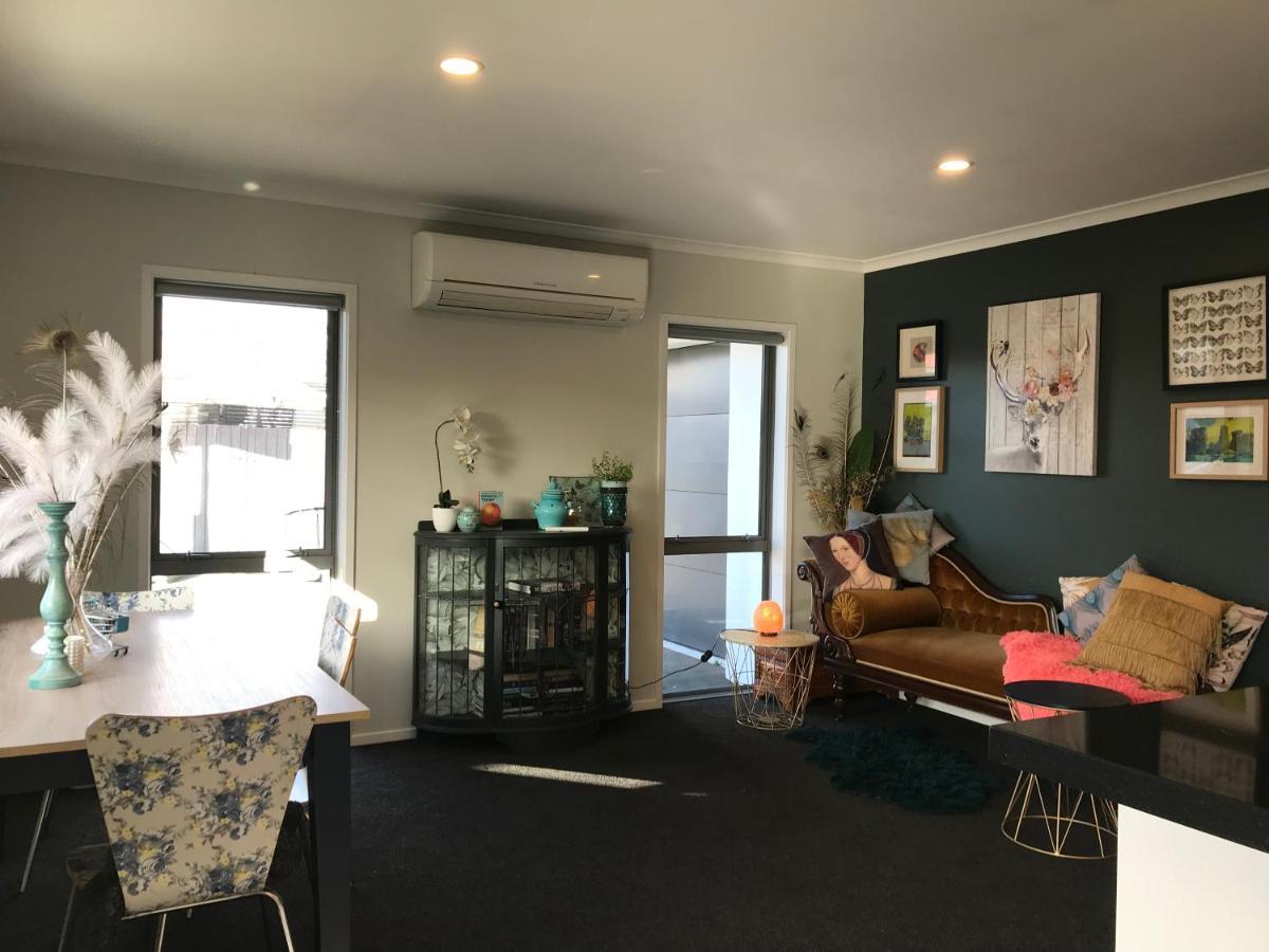 A Little Bit Beachy Modern Guest Room And Private Toilet كريستتشيرش المظهر الخارجي الصورة